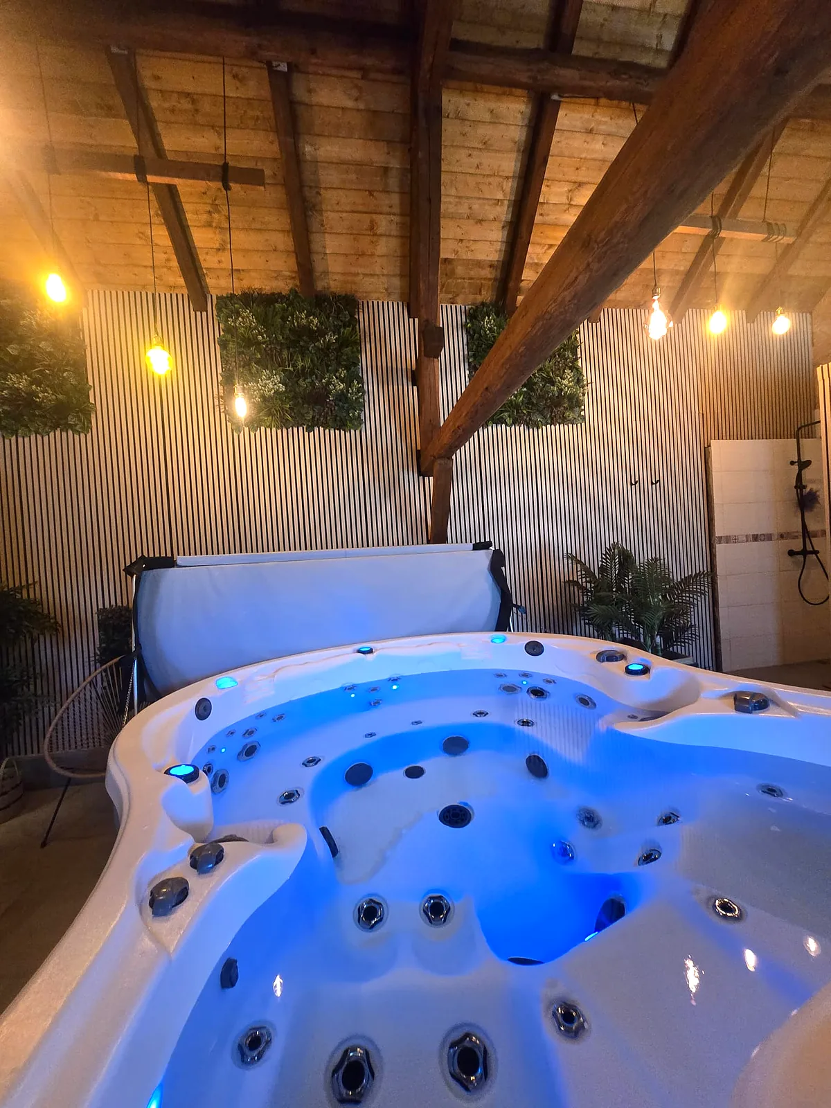 Whirlpool im Wellnesshaus